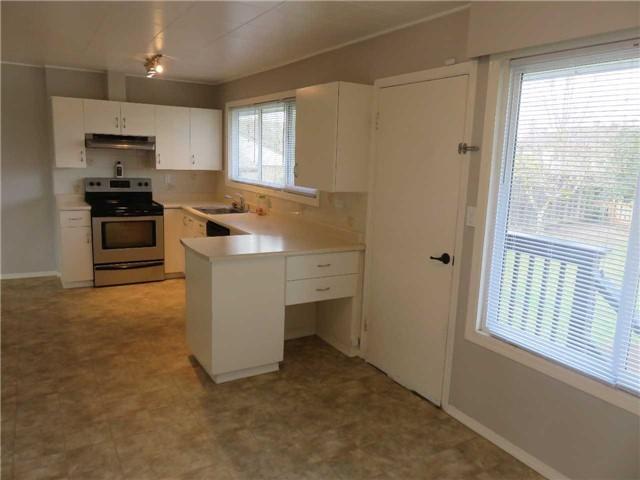 1272 Nelson St, House detached with 2 bedrooms, 2 bathrooms and 6 parking in Nanaimo BC | Image 2