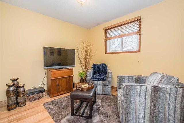 163 White Pine Cres, House detached with 3 bedrooms, 2 bathrooms and 3 parking in Waterloo ON | Image 8