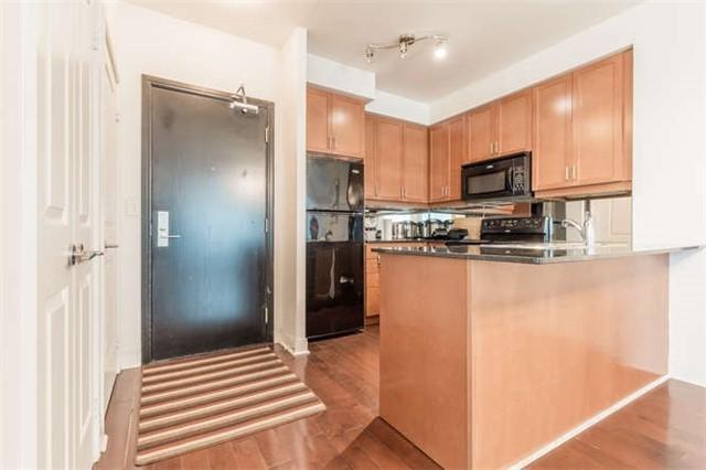 202 - 90 Absolute Ave, Condo with 2 bedrooms, 1 bathrooms and 1 parking in Mississauga ON | Image 5