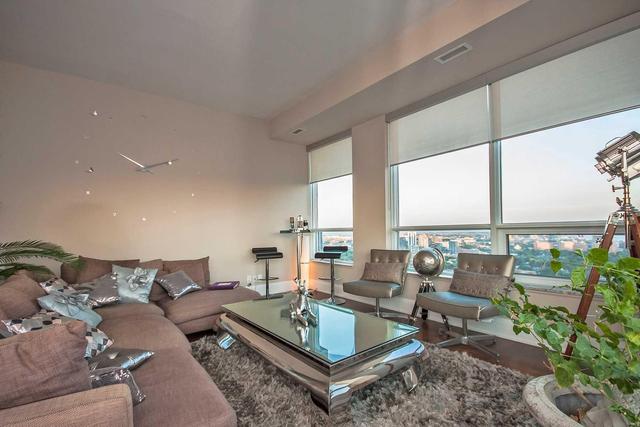 3006 - 500 Sherbourne St, Condo with 2 bedrooms, 2 bathrooms and 1 parking in Toronto ON | Image 3