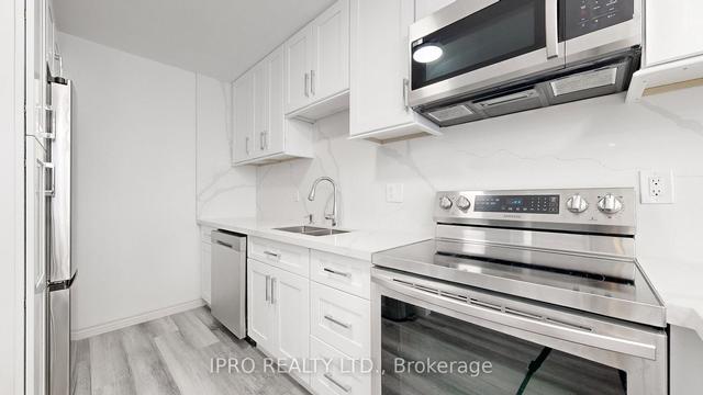2106 - 10 Martha Eaton Way, Condo with 2 bedrooms, 2 bathrooms and 2 parking in Toronto ON | Image 3
