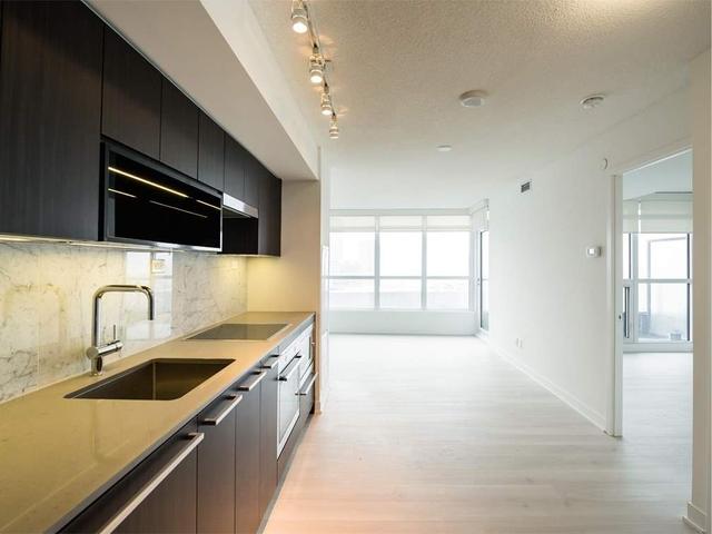 1615 - 80 Queens Wharf Rd, Condo with 1 bedrooms, 1 bathrooms and 0 parking in Toronto ON | Image 1