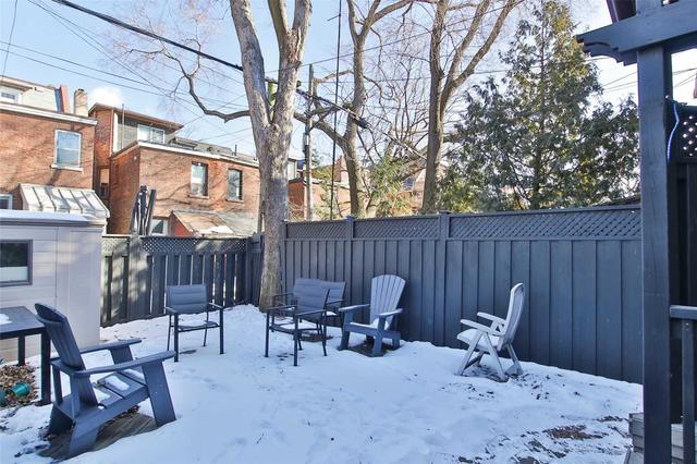 28 Mackenzie Cres, House semidetached with 2 bedrooms, 3 bathrooms and 0 parking in Toronto ON | Image 35