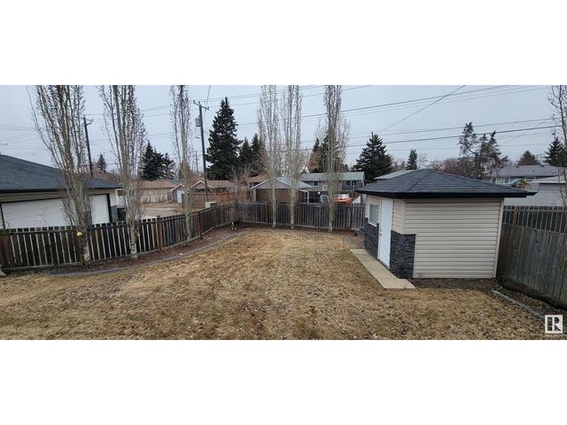 10227 52 St Nw, House detached with 4 bedrooms, 3 bathrooms and 3 parking in Edmonton AB | Image 12