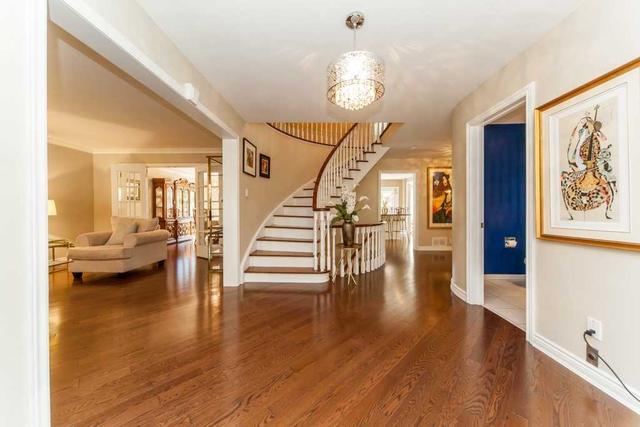 25 Mossgrove Tr, House detached with 4 bedrooms, 4 bathrooms and 5 parking in Toronto ON | Image 7