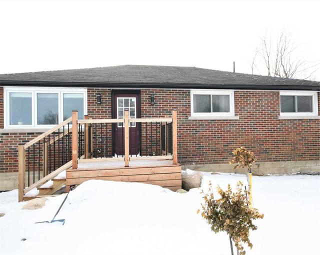 1643 Innisfil Beach Rd, House detached with 3 bedrooms, 2 bathrooms and 6 parking in Innisfil ON | Image 1