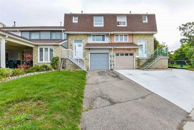 106 Primrose Cres, House attached with 3 bedrooms, 2 bathrooms and 3 parking in Brampton ON | Image 1