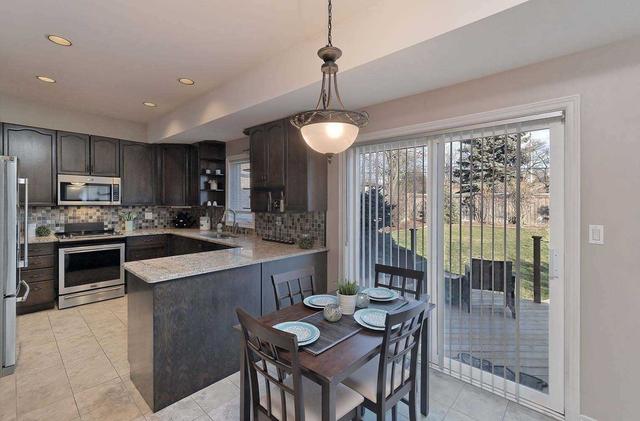 861 Wildflower Crt, House detached with 3 bedrooms, 4 bathrooms and 6 parking in Oshawa ON | Image 32