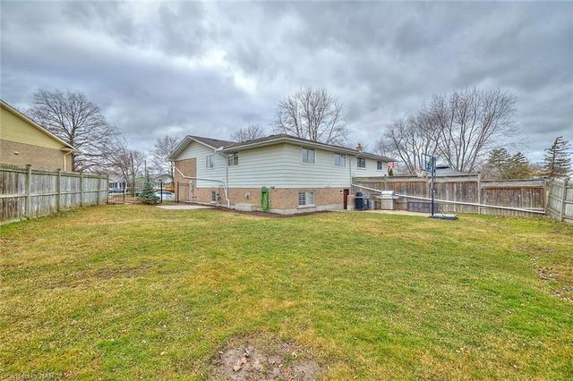 34 Deborah Court, House semidetached with 3 bedrooms, 2 bathrooms and 3 parking in St. Catharines ON | Image 20