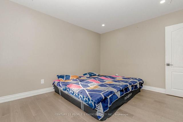 88 Centre St S, House detached with 3 bedrooms, 4 bathrooms and 5 parking in Brampton ON | Image 8