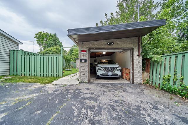 15 Knights Rd, House detached with 3 bedrooms, 2 bathrooms and 8 parking in Oshawa ON | Image 22