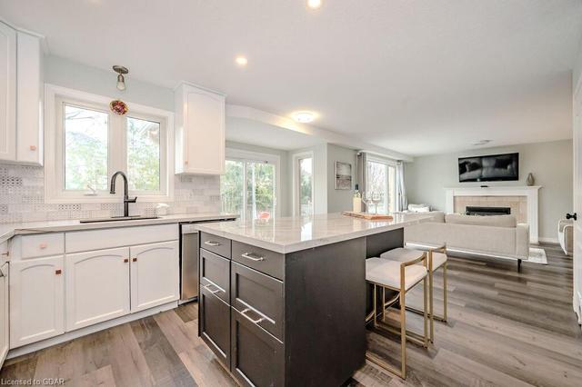 22 Pine Ridge Drive, House detached with 4 bedrooms, 3 bathrooms and 4 parking in Guelph ON | Image 2