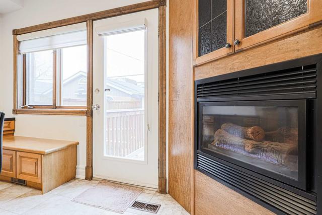 178 Bedford Park Ave, House semidetached with 3 bedrooms, 3 bathrooms and 1 parking in Toronto ON | Image 11
