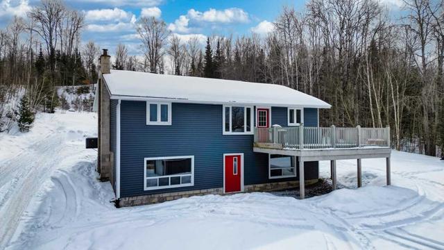 1843 South Baptiste Lake Rd, House detached with 2 bedrooms, 3 bathrooms and 16 parking in Hastings Highlands ON | Image 1