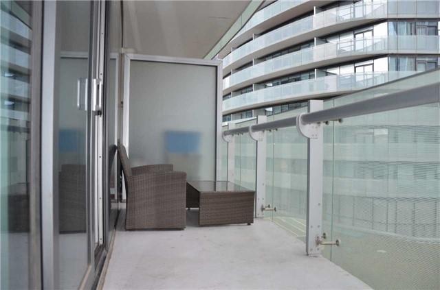 401 - 12 York St, Condo with 1 bedrooms, 1 bathrooms and null parking in Toronto ON | Image 8