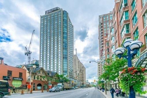 3017 - 155 Yorkville Ave, Condo with 1 bedrooms, 1 bathrooms and 1 parking in Toronto ON | Image 1