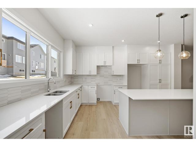 4930 Kinney Rd Sw, House detached with 3 bedrooms, 2 bathrooms and null parking in Edmonton AB | Image 7