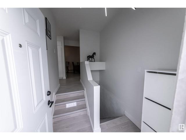 1093 Millbourne Rd E Nw, House attached with 3 bedrooms, 1 bathrooms and 2 parking in Edmonton AB | Image 5