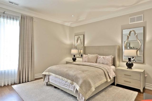 2 Carnwath Cres, House detached with 5 bedrooms, 9 bathrooms and 9 parking in Toronto ON | Image 11