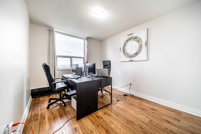 2203 - 3390 Weston Rd, Condo with 2 bedrooms, 1 bathrooms and 1 parking in Toronto ON | Image 3