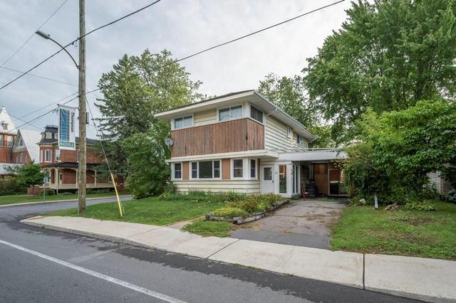 27 Main Street S, House detached with 3 bedrooms, 2 bathrooms and 3 parking in North Glengarry ON | Image 2