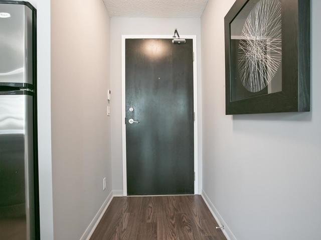 907 - 96 St. Patrick St, Condo with 1 bedrooms, 1 bathrooms and null parking in Toronto ON | Image 3
