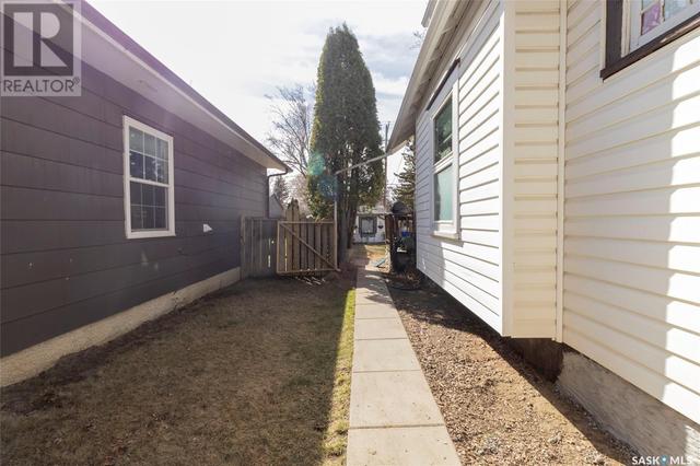 1231 H Avenue N, House detached with 2 bedrooms, 1 bathrooms and null parking in Saskatoon SK | Image 38