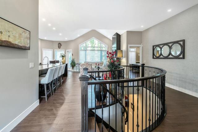 23 Discovery Ridge Lane Sw, House detached with 3 bedrooms, 2 bathrooms and 4 parking in Calgary AB | Image 13