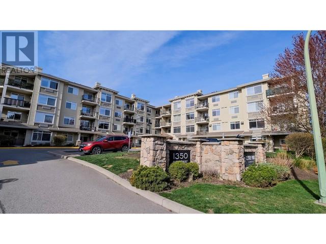 216 - 1350 Ridgeway Drive, Condo with 2 bedrooms, 2 bathrooms and 1 parking in Kelowna BC | Image 1