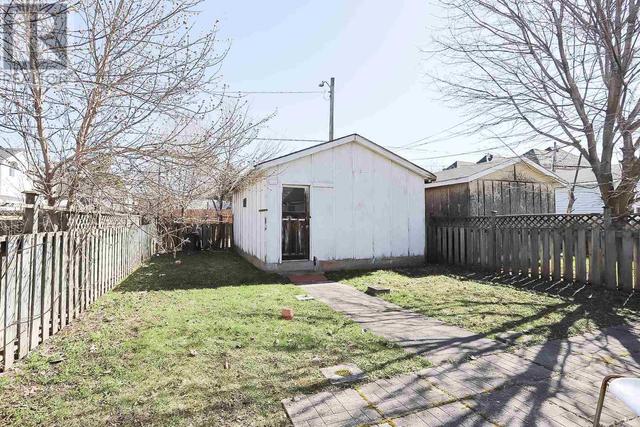 164 Albert St E, House detached with 5 bedrooms, 2 bathrooms and null parking in Sault Ste. Marie ON | Image 37