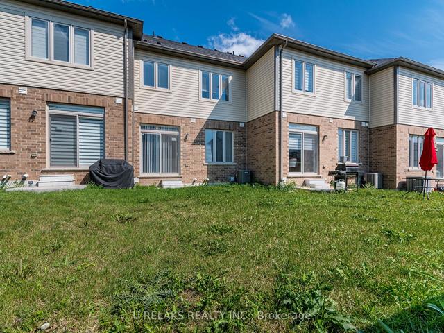 35 Stonehill Ave, House attached with 3 bedrooms, 4 bathrooms and 2 parking in Kitchener ON | Image 33