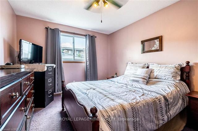 8 Loraine Dr, House detached with 3 bedrooms, 1 bathrooms and 2 parking in St. Catharines ON | Image 8