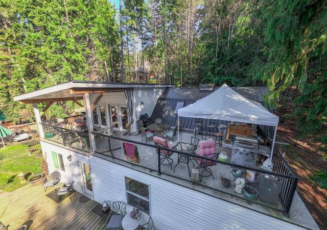 1766 Riondel Road N, House detached with 3 bedrooms, 2 bathrooms and null parking in Central Kootenay A BC | Image 32