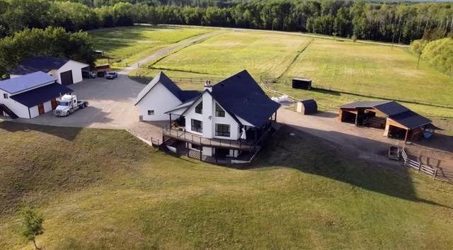 #11 704041 Range Road 72, House detached with 5 bedrooms, 4 bathrooms and null parking in Grande Prairie County No. 1 AB | Image 4