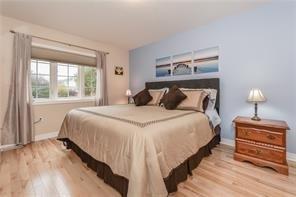 137 Lynch Circ, House attached with 3 bedrooms, 3 bathrooms and 1 parking in Guelph ON | Image 8