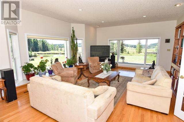 63227 Whispering Pines Road, House detached with 3 bedrooms, 1 bathrooms and 10 parking in Bighorn No. 8 AB | Image 8
