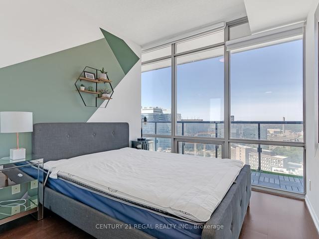 2310 - 832 Bay St, Condo with 3 bedrooms, 2 bathrooms and 1 parking in Toronto ON | Image 23