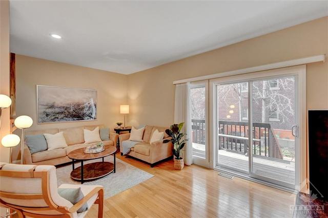 497 Wilbrod Street, Townhouse with 3 bedrooms, 3 bathrooms and 1 parking in Ottawa ON | Image 5