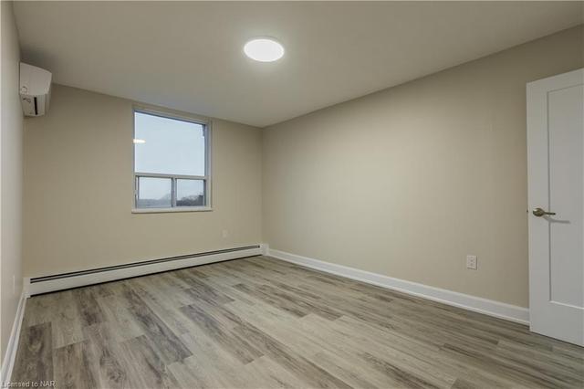 707 - 6390 Huggins Street, House attached with 2 bedrooms, 1 bathrooms and 1 parking in Niagara Falls ON | Image 2