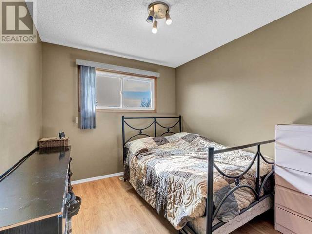 815 5 Street Se, House detached with 5 bedrooms, 3 bathrooms and 4 parking in Redcliff AB | Image 14
