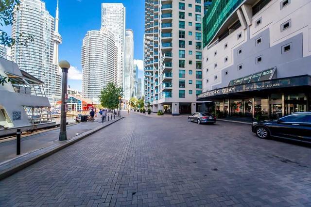 812 - 99 Harbour Sq, Condo with 2 bedrooms, 2 bathrooms and 1 parking in Toronto ON | Image 38