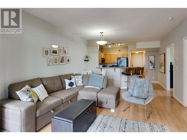542 - 1088 Sunset Drive, Condo with 2 bedrooms, 2 bathrooms and 1 parking in Kelowna BC | Image 5