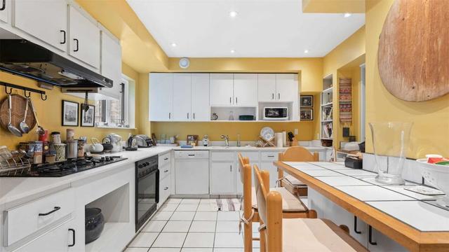 25 Roxborough St E, House detached with 5 bedrooms, 6 bathrooms and 3 parking in Toronto ON | Image 28