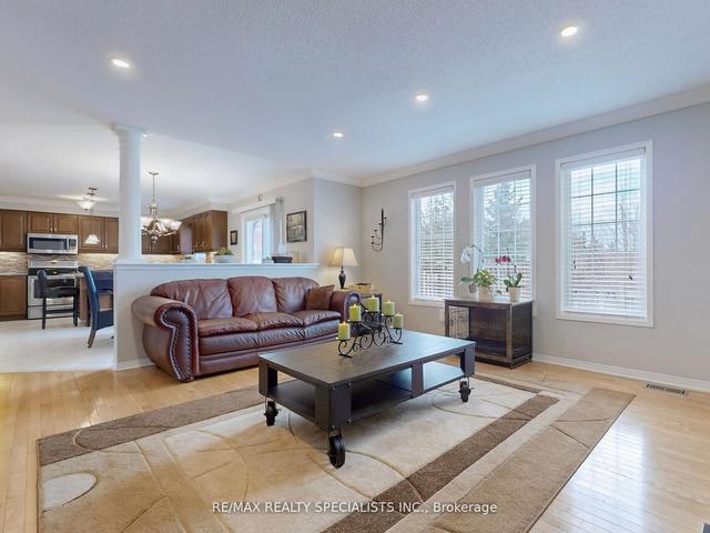 52 Beachpoint Blvd, House detached with 4 bedrooms, 4 bathrooms and 6 parking in Brampton ON | Image 6
