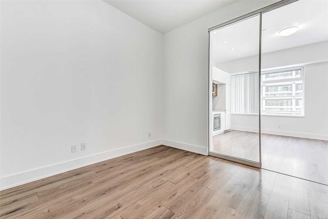 404 - 111 St Clair Ave W, Condo with 1 bedrooms, 1 bathrooms and 0 parking in Toronto ON | Image 11