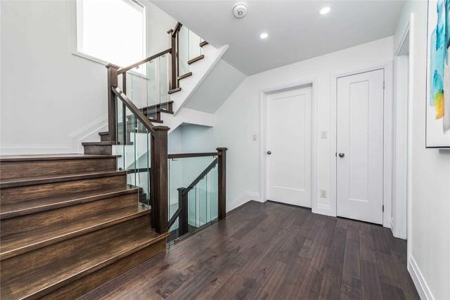 69 Manitoba St, House detached with 4 bedrooms, 4 bathrooms and 8 parking in Toronto ON | Image 3