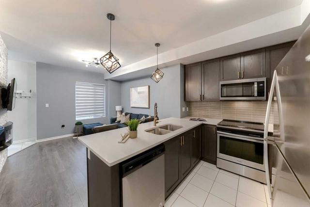 18 - 18 Applewood Lane, Townhouse with 3 bedrooms, 3 bathrooms and 1 parking in Toronto ON | Image 31
