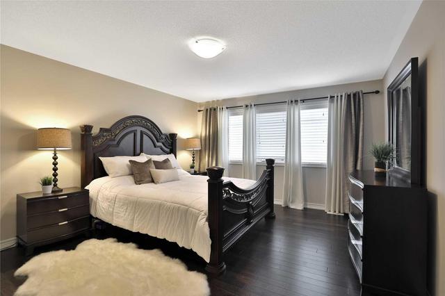 35 Keystone Cres, House detached with 4 bedrooms, 4 bathrooms and 2 parking in Hamilton ON | Image 14