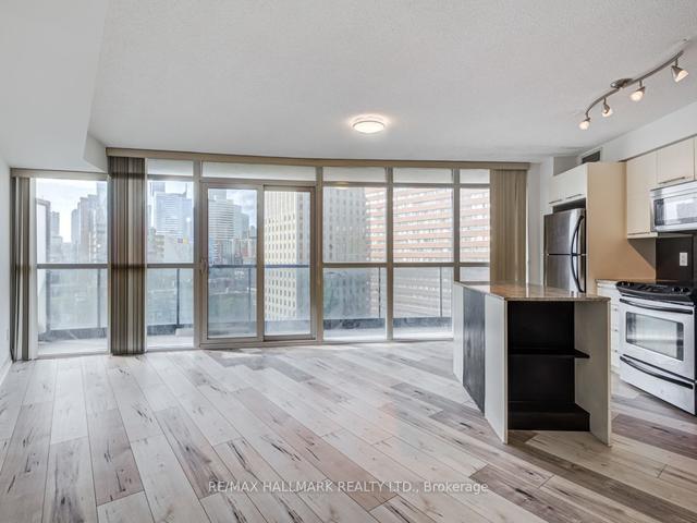 1104 - 25 Carlton St, Condo with 2 bedrooms, 2 bathrooms and 1 parking in Toronto ON | Image 20