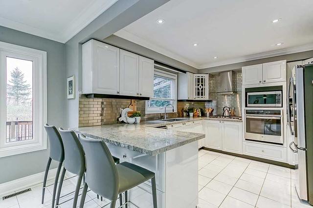 1408 Fieldcrest Lane, House detached with 4 bedrooms, 4 bathrooms and 4 parking in Oakville ON | Image 2